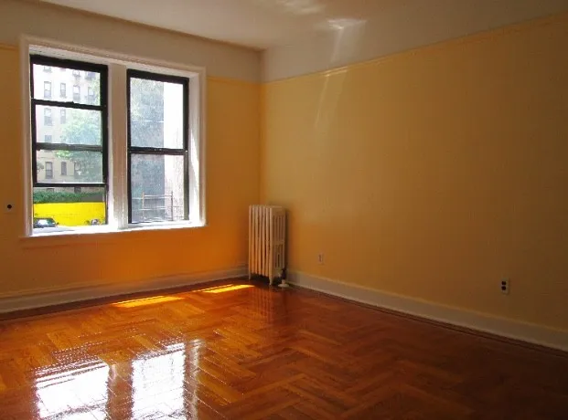 25 Hillside Avenue