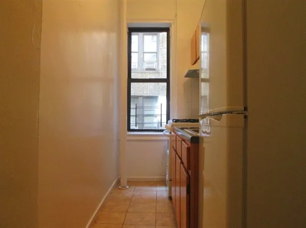 100 Thayer Street #1B