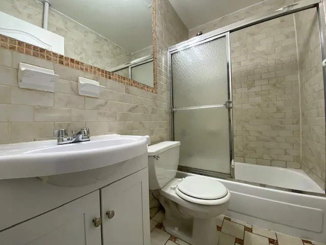 493 Ninth Avenue #4A
