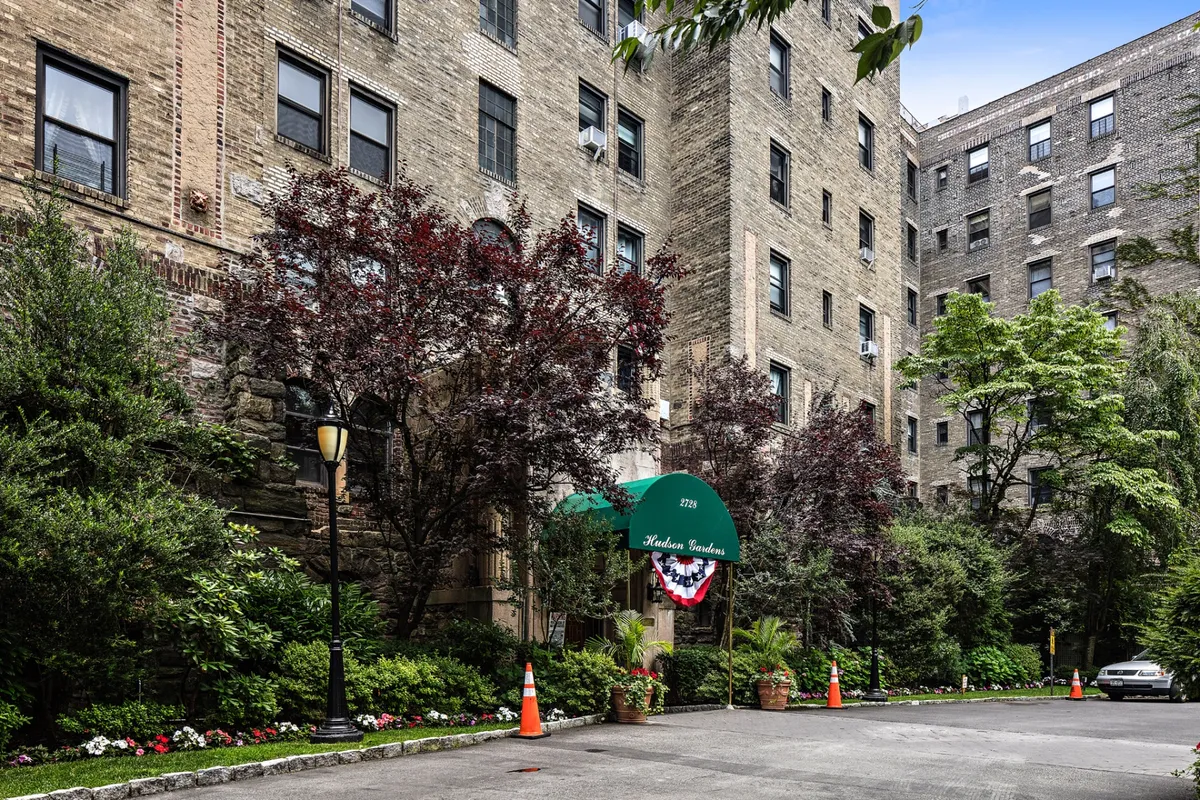 2728 Henry Hudson Parkway East