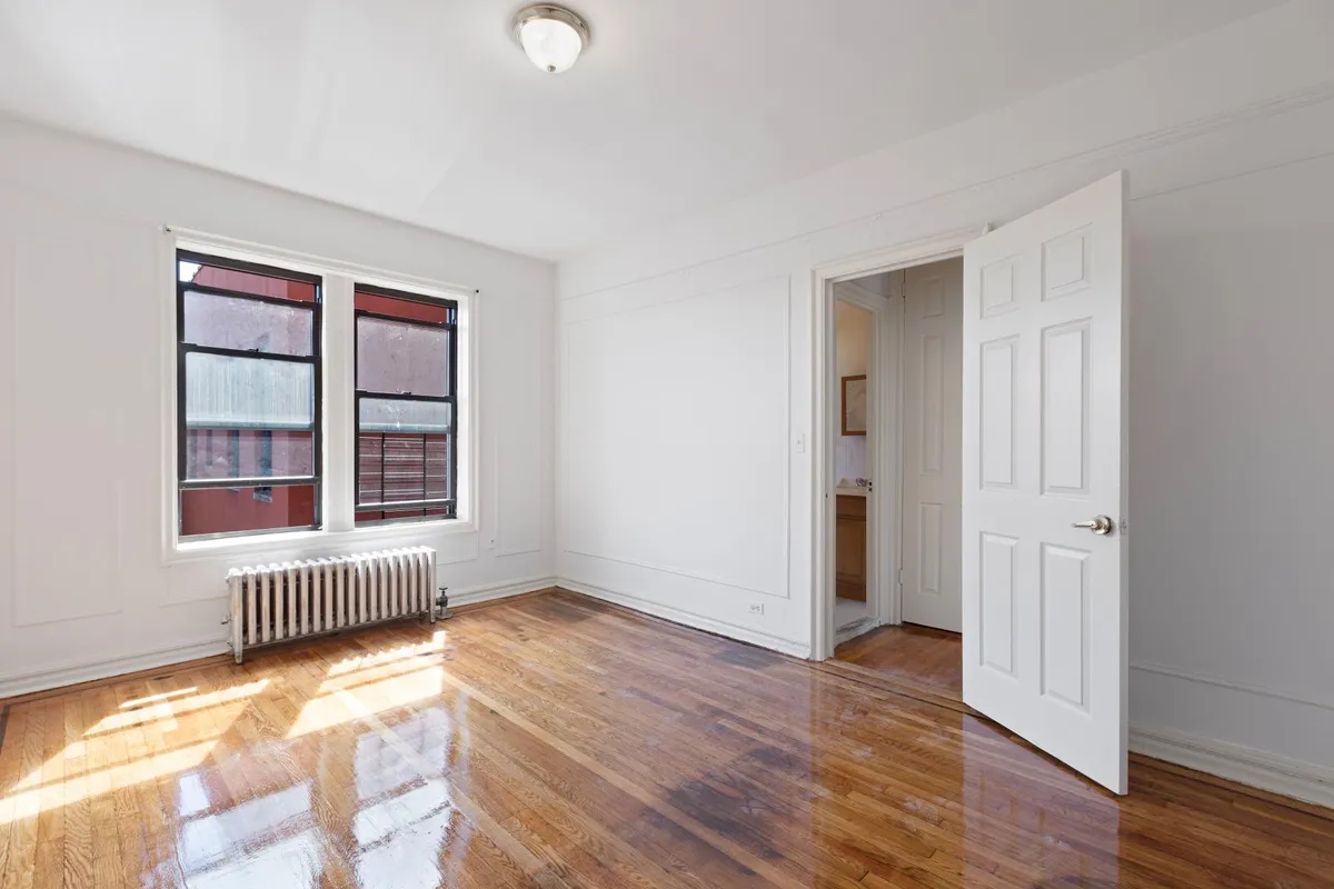 19 Dongan Place