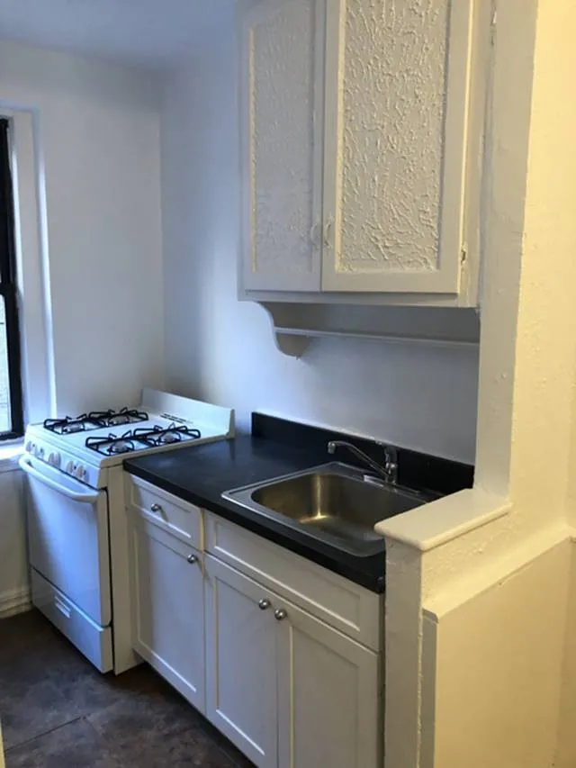 85-05 Elmhurst AVENUE