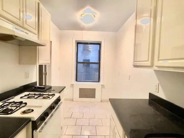 76-66 Austin Street