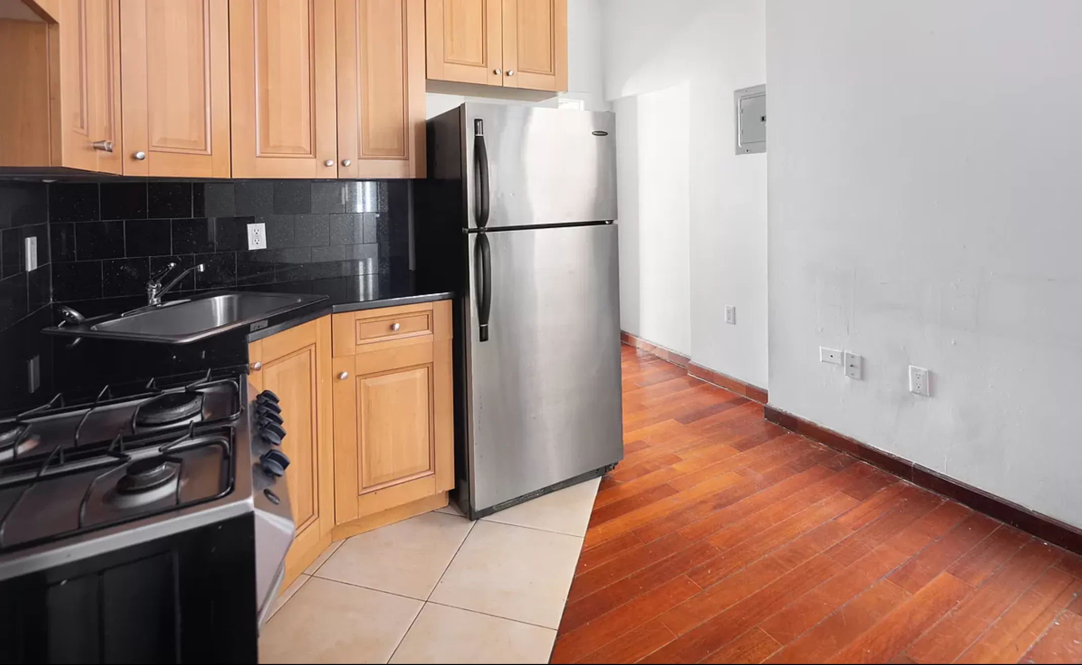 493 9th Avenue #4B