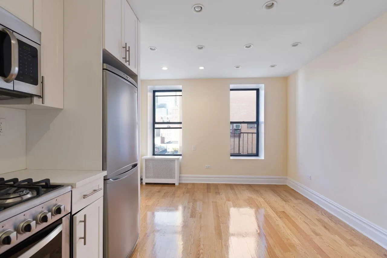 544 West 50th Street